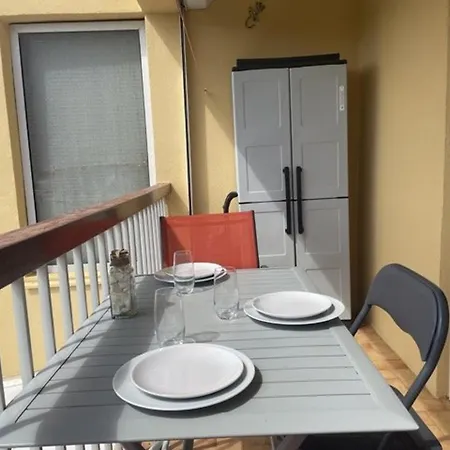 T2 Climatise Proche Avec Balcon - 4 Couchages, Port De Saint Pierre La - Fr-1-229d-119 Apartment